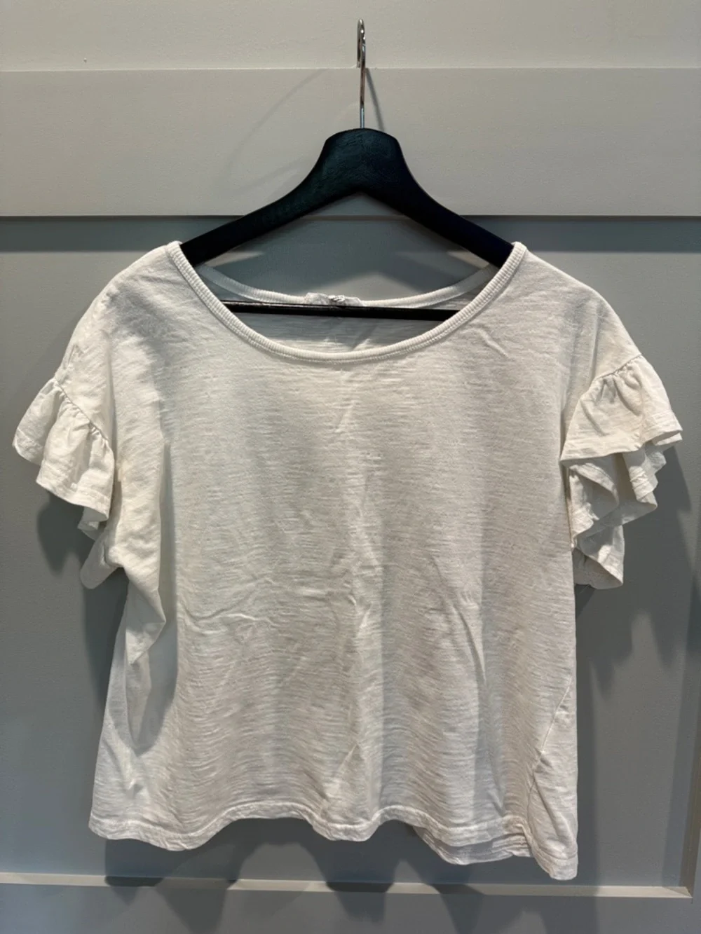 Jane and Delancey White Ruffle Sleeve Tee - Picture 1 of 4